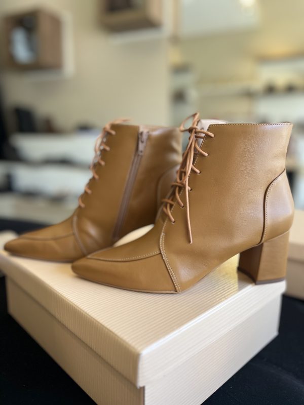 BOTA EM COURO NA COR VENETTO COCONUT - ADONAI SHOES - Imagem 2