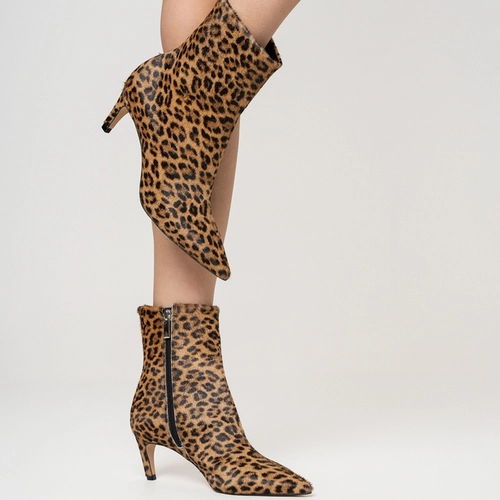 BOTA ESSENTIAL SALTO FINO PELO ANIMAL PRINT CAMEL - CARRANO - Imagem 4
