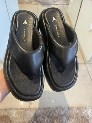 FLAT PAPETE THONG COURO PRETO - CARRANO