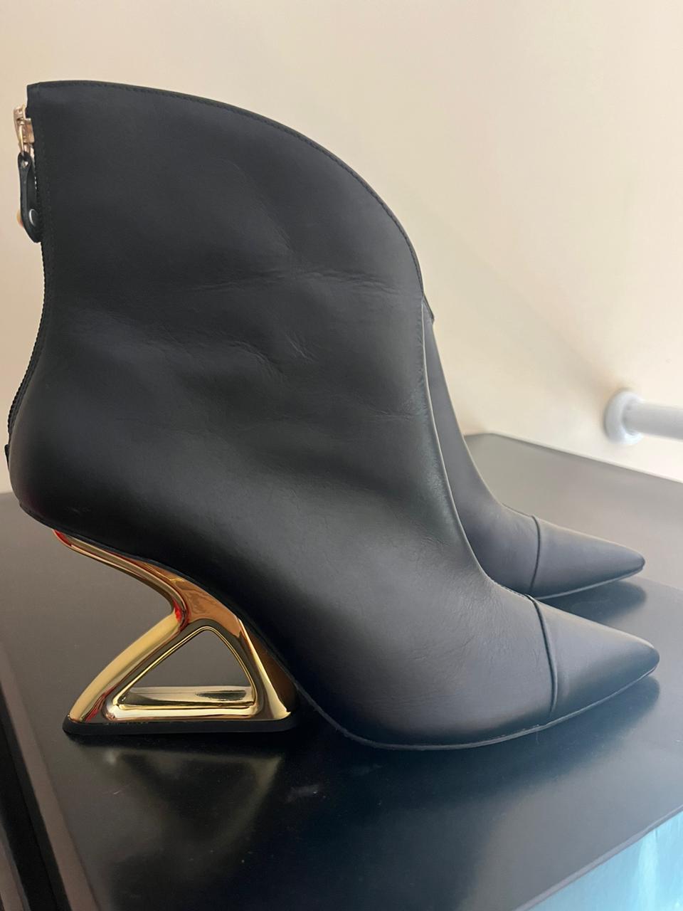 BOTA EM COURO NA COR PRETA - CECCONELLO - Imagem 4