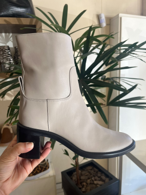 BOTA TIMELESS SALTO BLOCO COURO CINZA – CARRANO